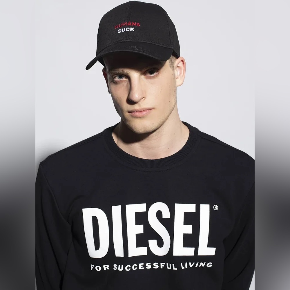DIESEL Black ajustable baseball cap with HUMANS SUCK LOGO